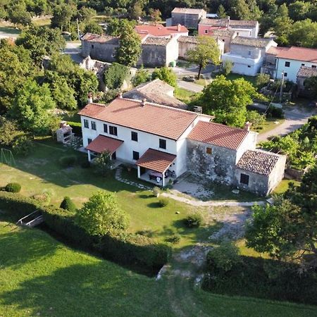 Apartmani Aldo Roč Exteriör bild