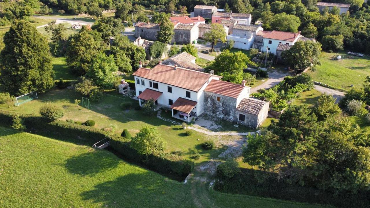 Apartmani Aldo Roč Exteriör bild